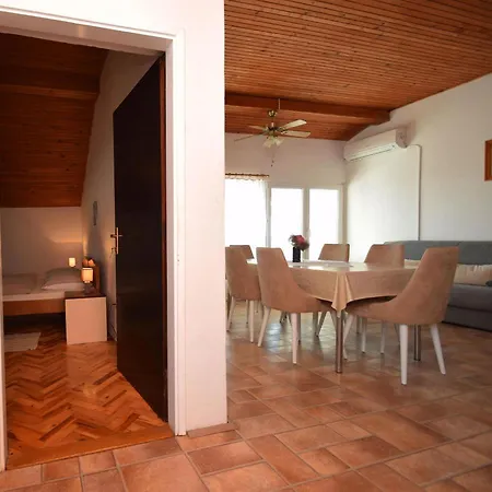 Skeva Apartment *